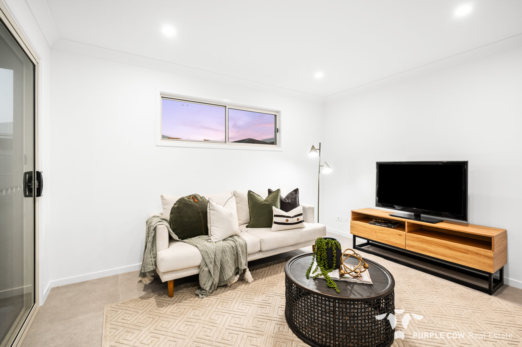 Rental: Spring Mountain, QLD, 4300 photo-8