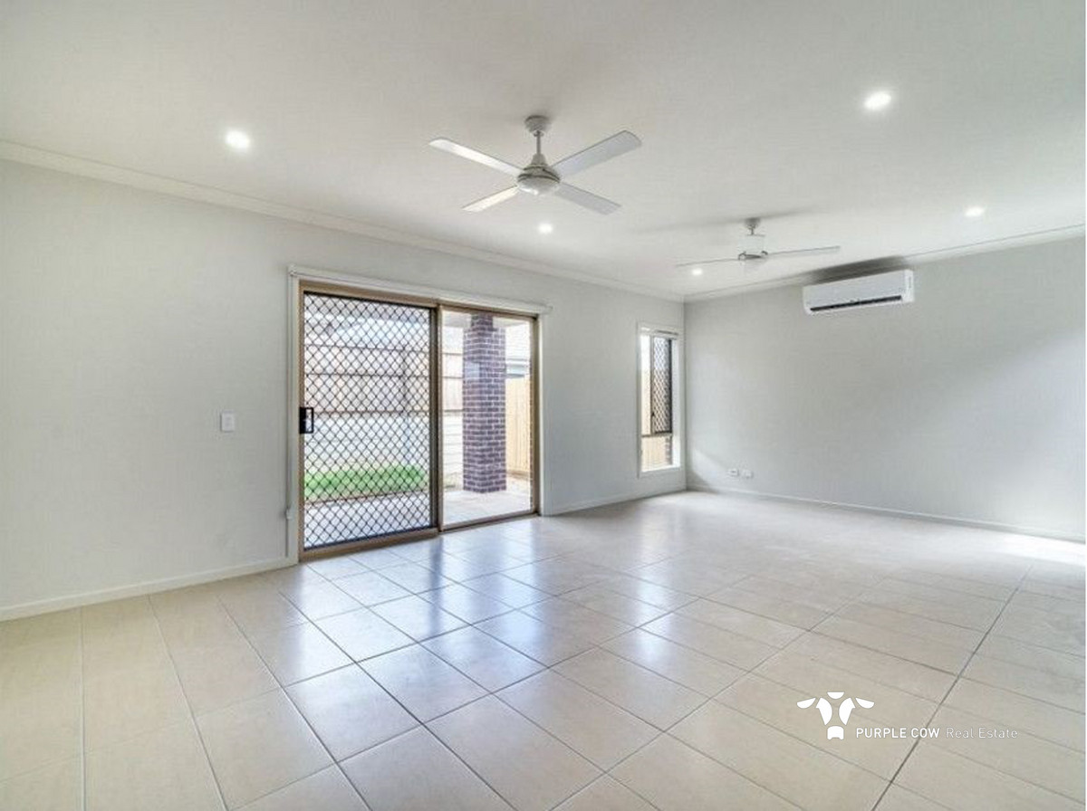 Rental: 53 Dubai Circuit, Spring Mountain, QLD, 4300 photo-3