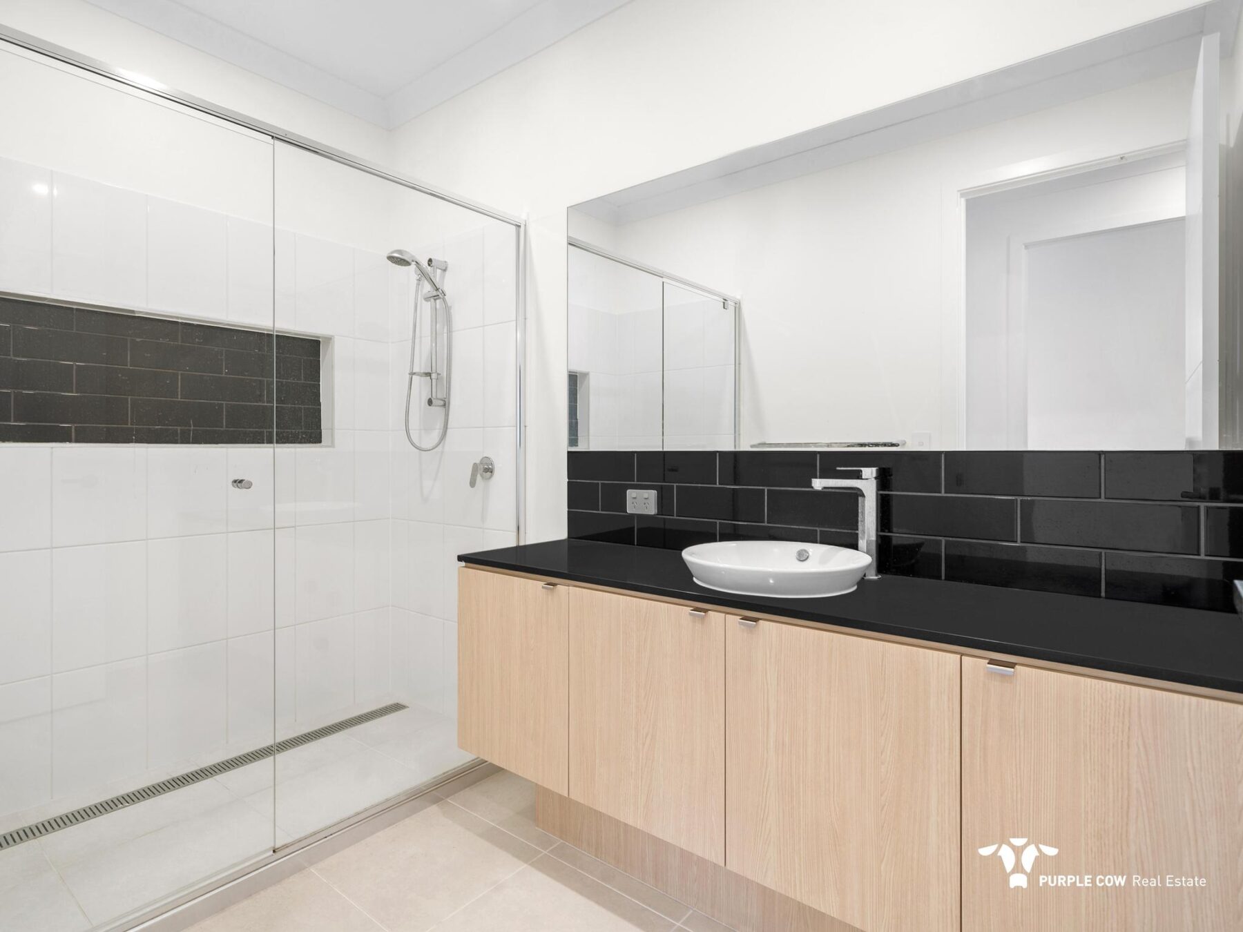 Rental: Redbank Plains, QLD, 4301 photo-7