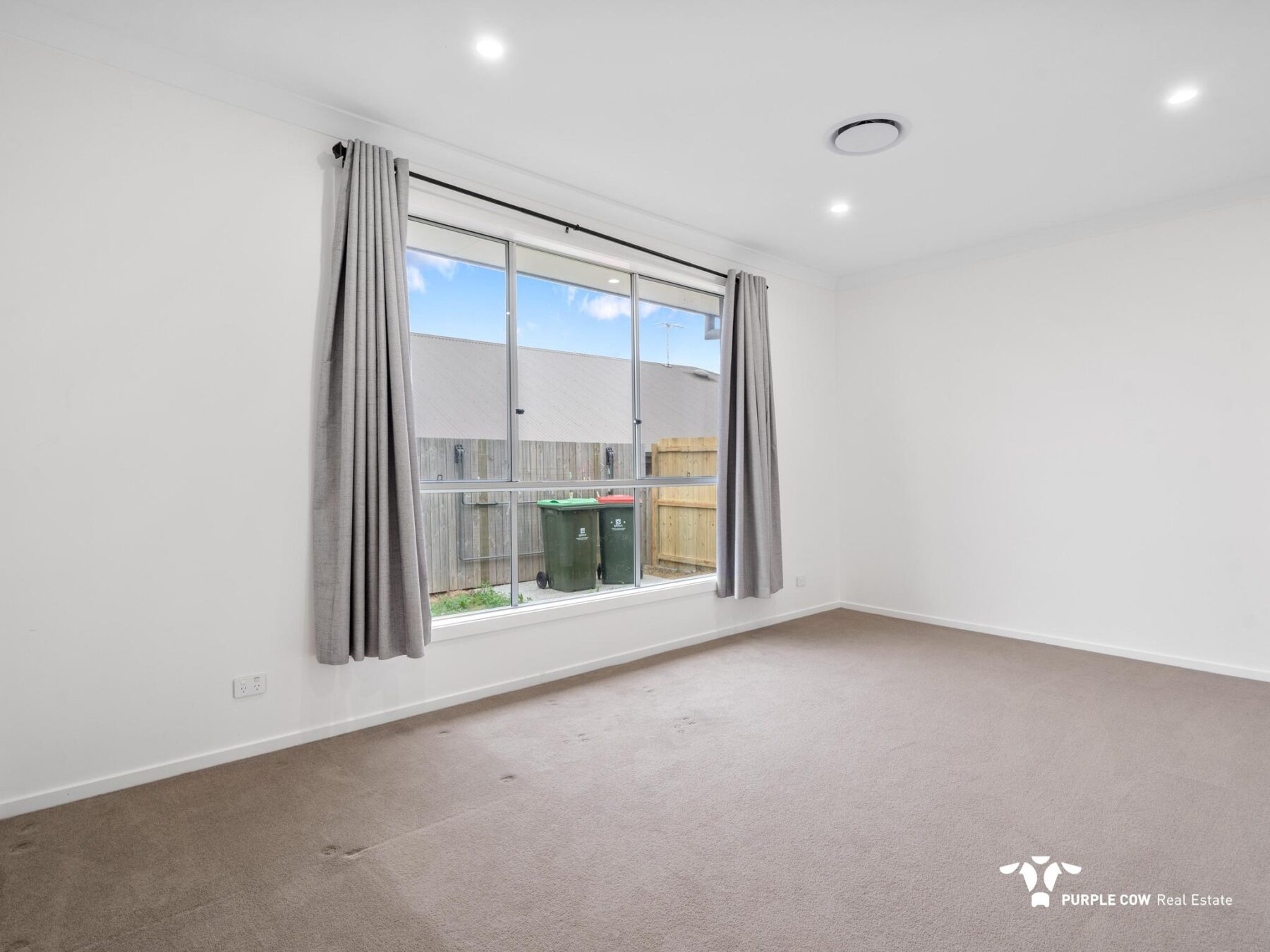 Rental: Redbank Plains, QLD, 4301 photo-8