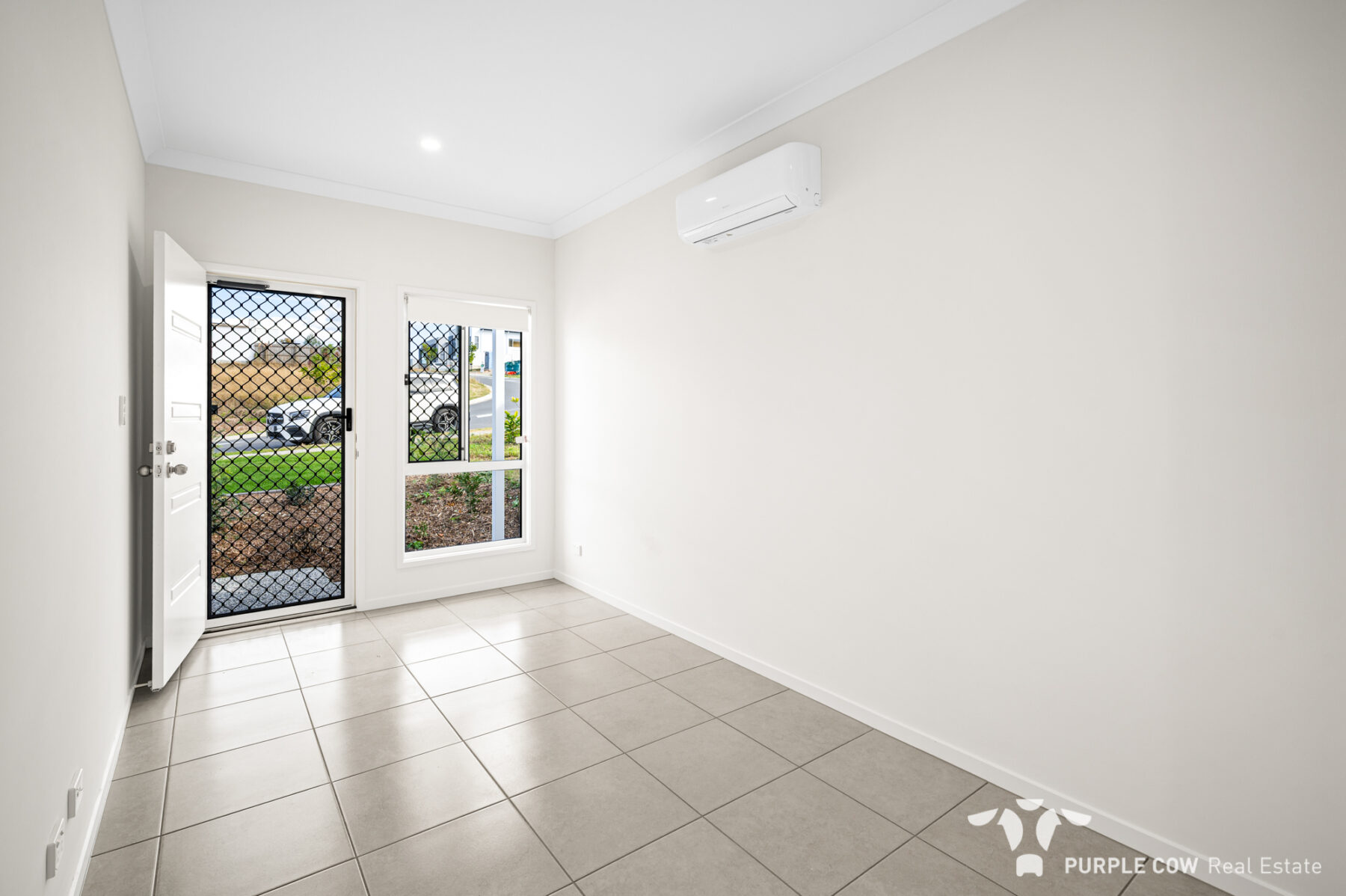 Rental: Redbank Plains, QLD, 4301 photo-3