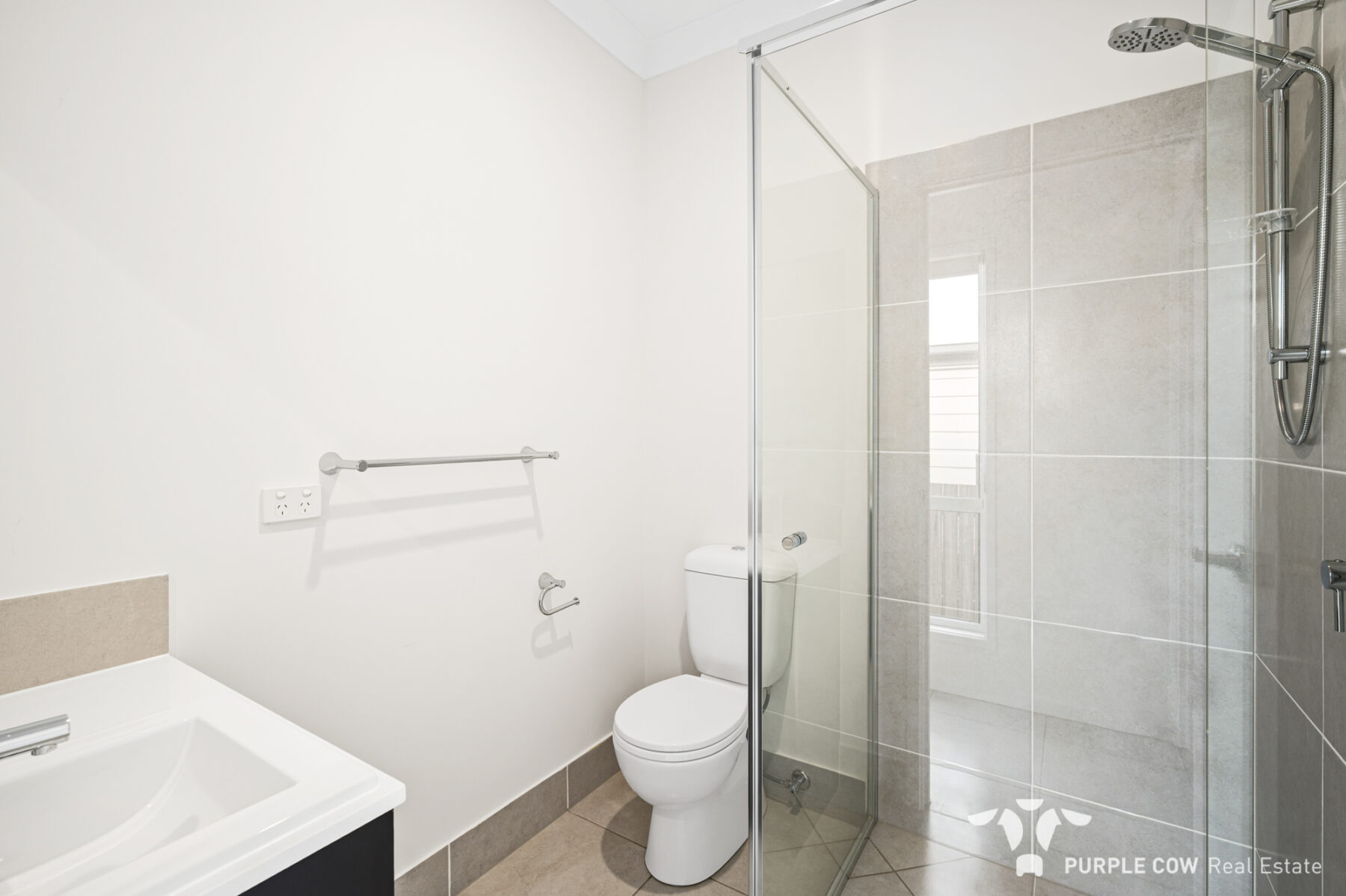 Rental: Redbank Plains, QLD, 4301 photo-5