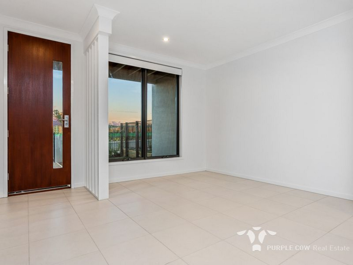 Rental: Spring Mountain, QLD, 4300 photo-3