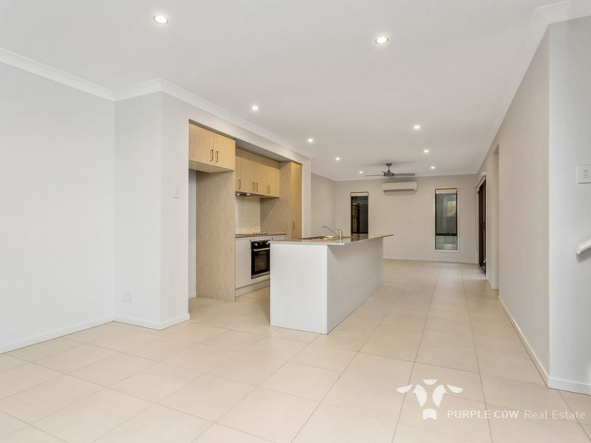 Rental: Spring Mountain, QLD, 4300 photo-5