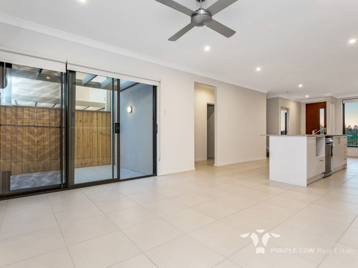 Rental: Spring Mountain, QLD, 4300 photo-6