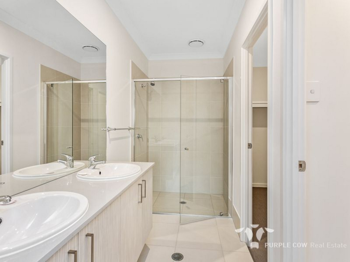 Rental: Spring Mountain, QLD, 4300 photo-8
