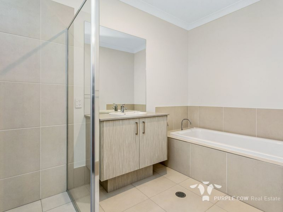 Rental: Spring Mountain, QLD, 4300 photo-10