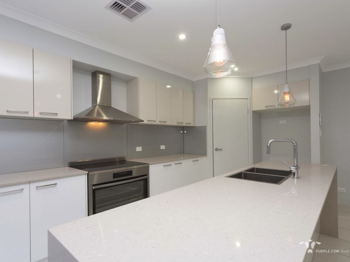 Rental: Springfield Lakes, QLD, 4300 photo-4