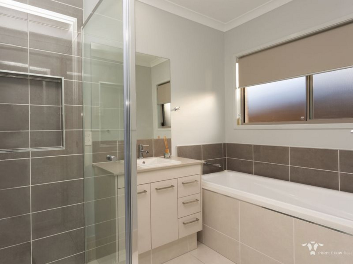 Rental: Springfield Lakes, QLD, 4300 photo-7