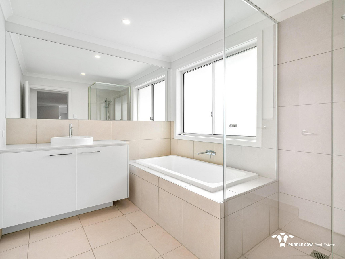 Rental: Greenbank, QLD, 4124 photo-6