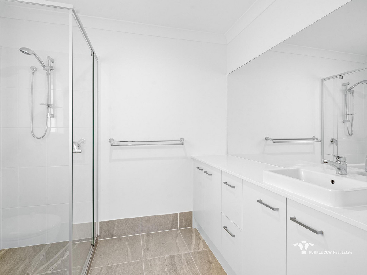 Rental: Plainland, QLD, 4341 photo-6