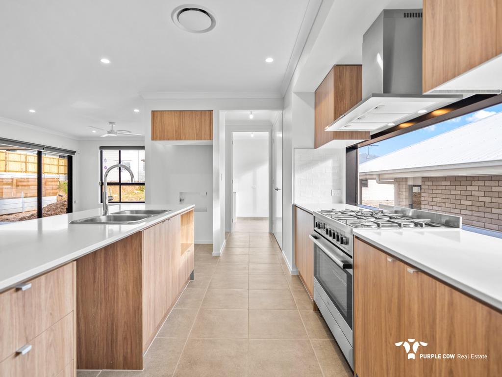 Rental: White Rock, QLD, 4306 photo-3