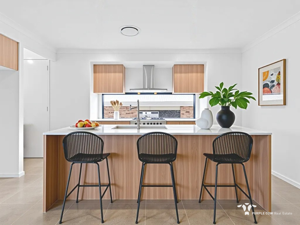Rental: White Rock, QLD, 4306 photo-5