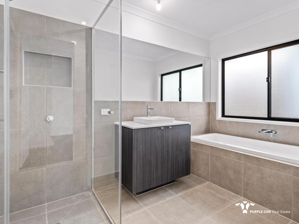Rental: White Rock, QLD, 4306 photo-8