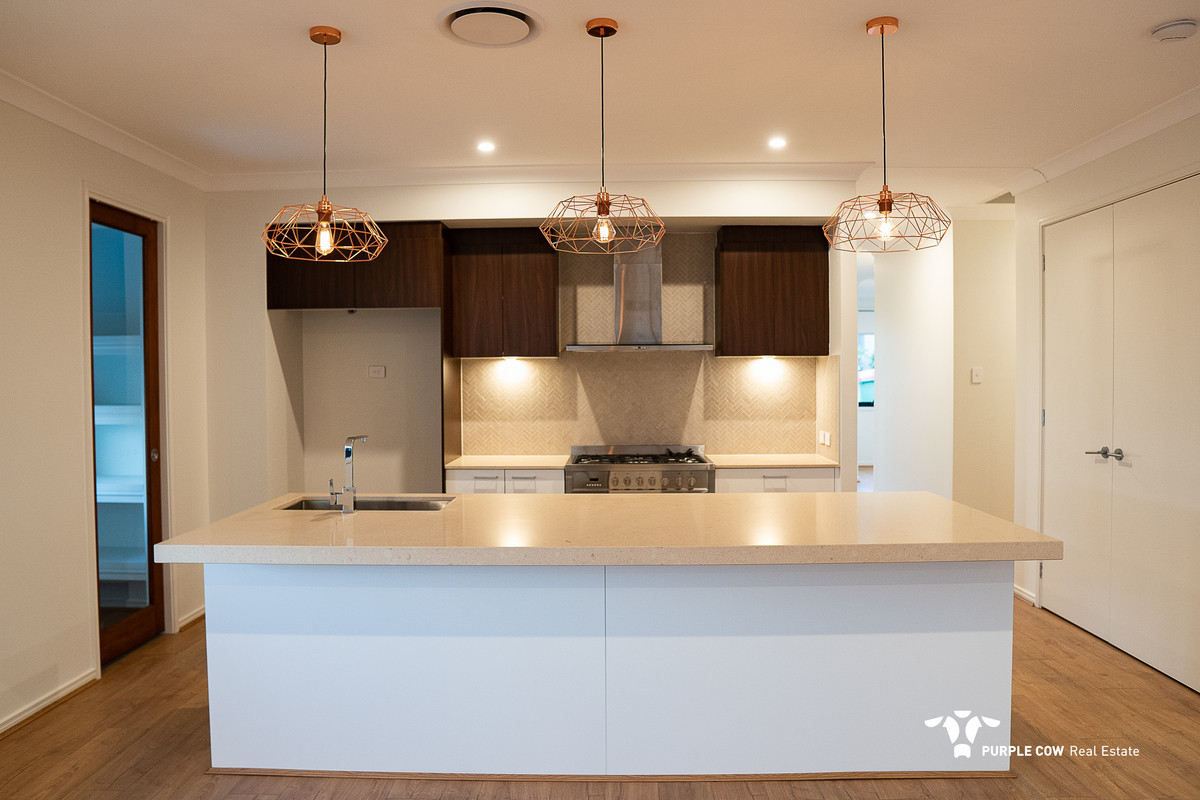 Rental: Spring Mountain, QLD, 4300 photo-2