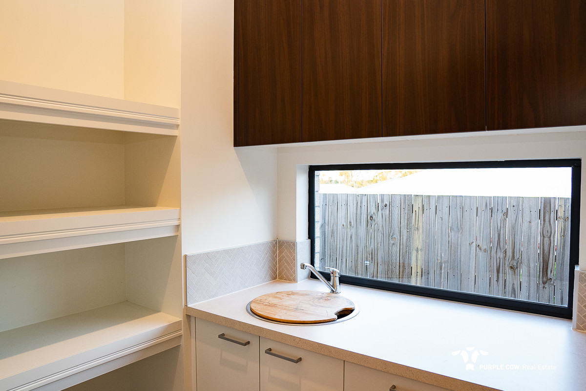 Rental: Spring Mountain, QLD, 4300 photo-7