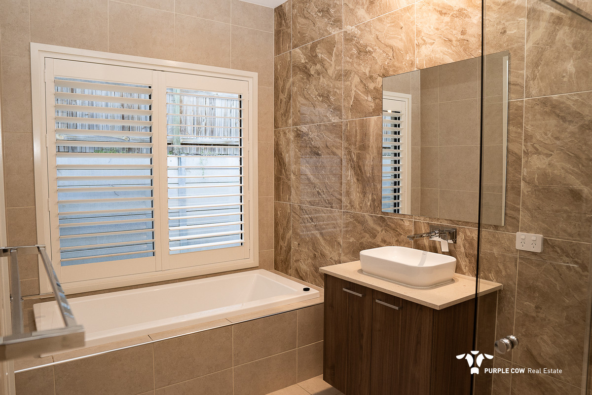 Rental: Spring Mountain, QLD, 4300 photo-8