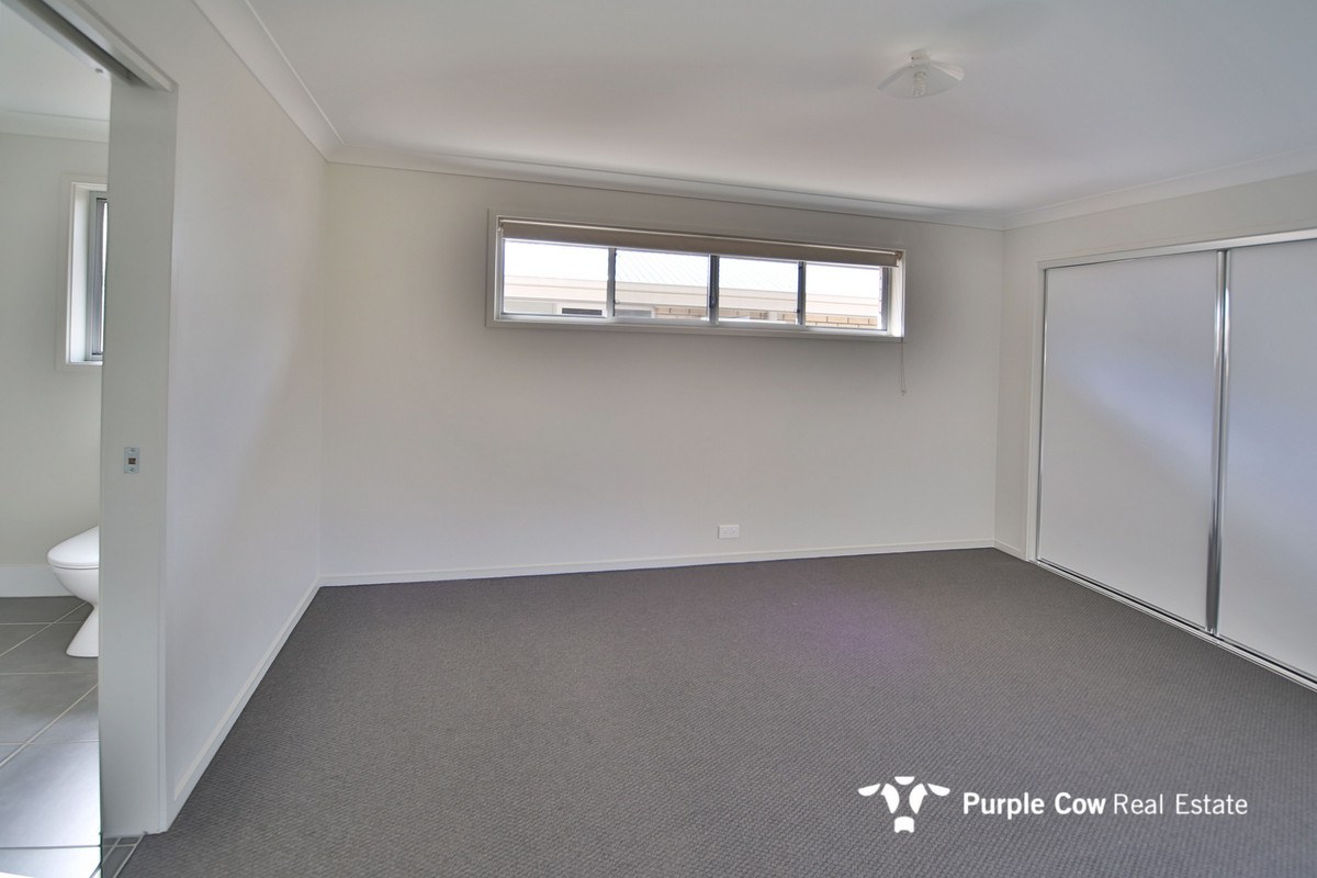 Rental: South Ripley, QLD, 4306 photo-6