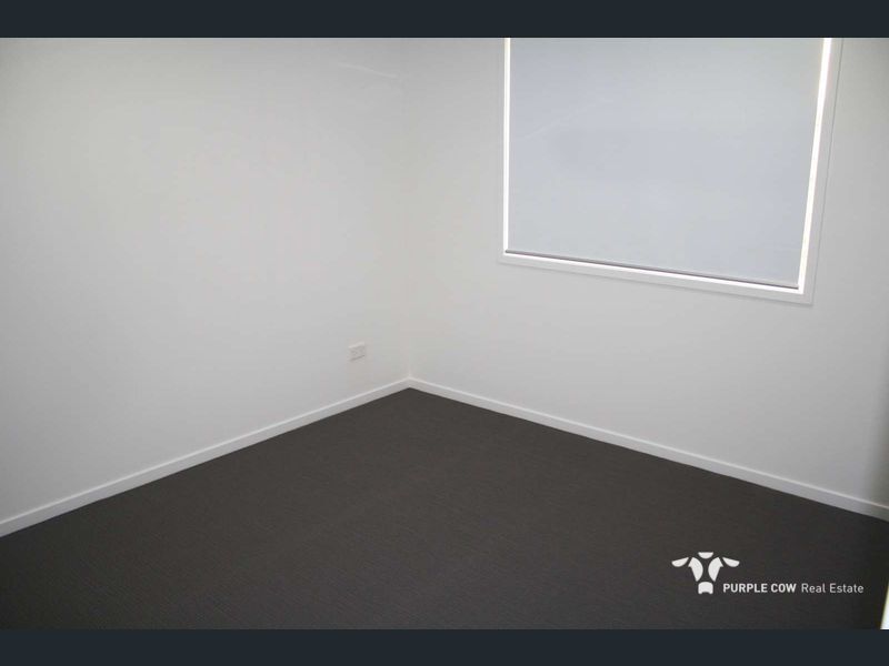 Rental: Redbank Plains, QLD, 4301 photo-7