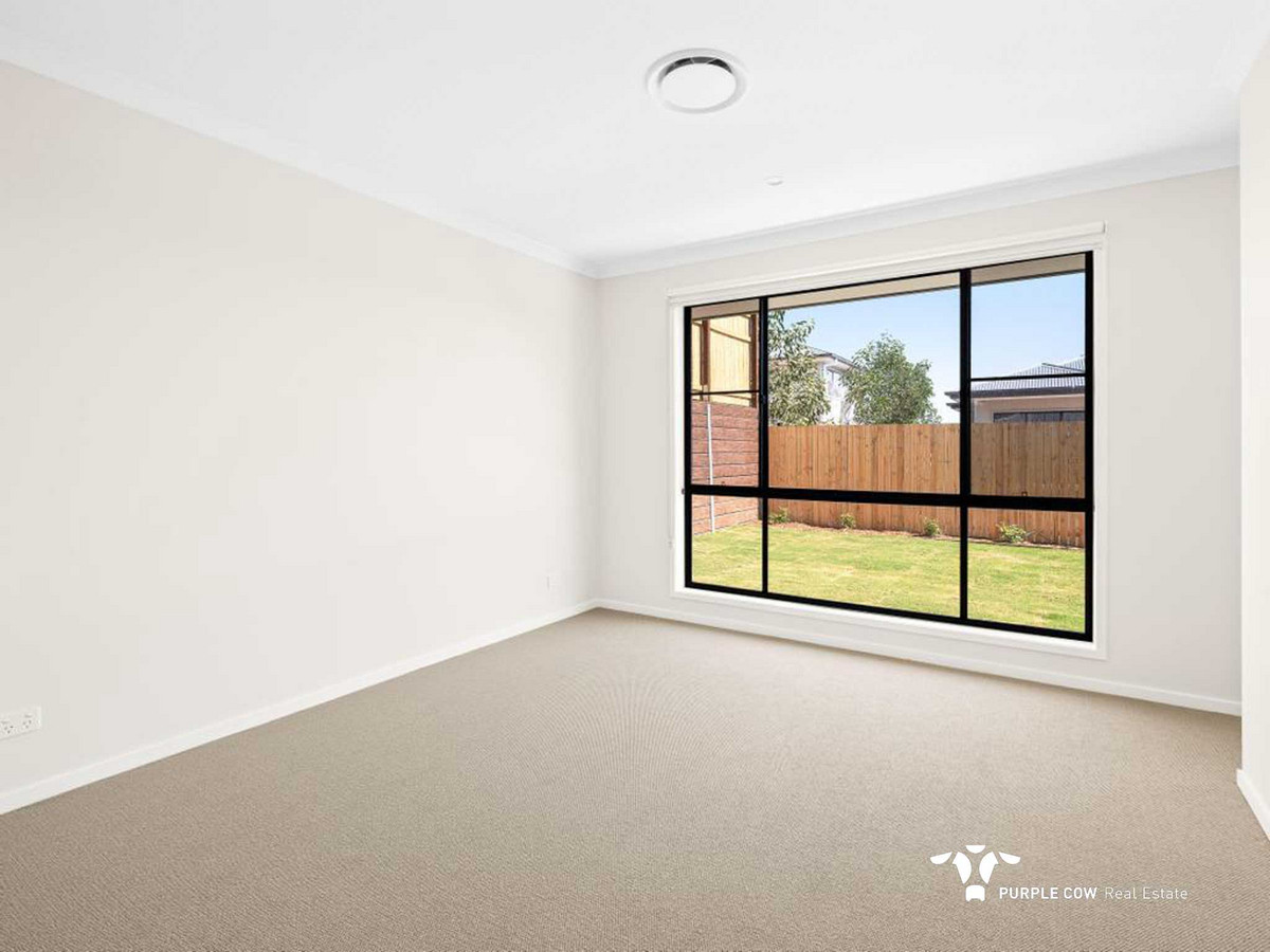 Rental: Bellbird Park, QLD, 4300 photo-3