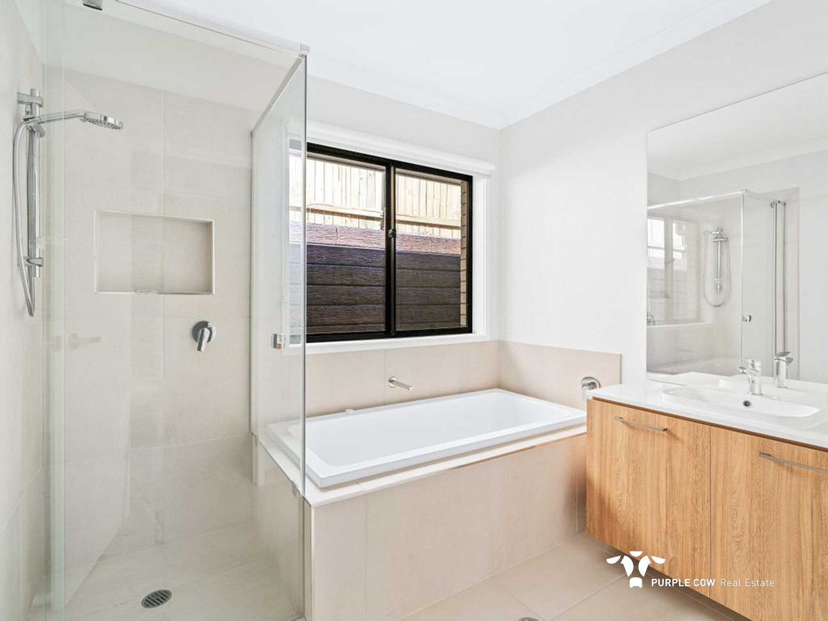 Rental: Bellbird Park, QLD, 4300 photo-6
