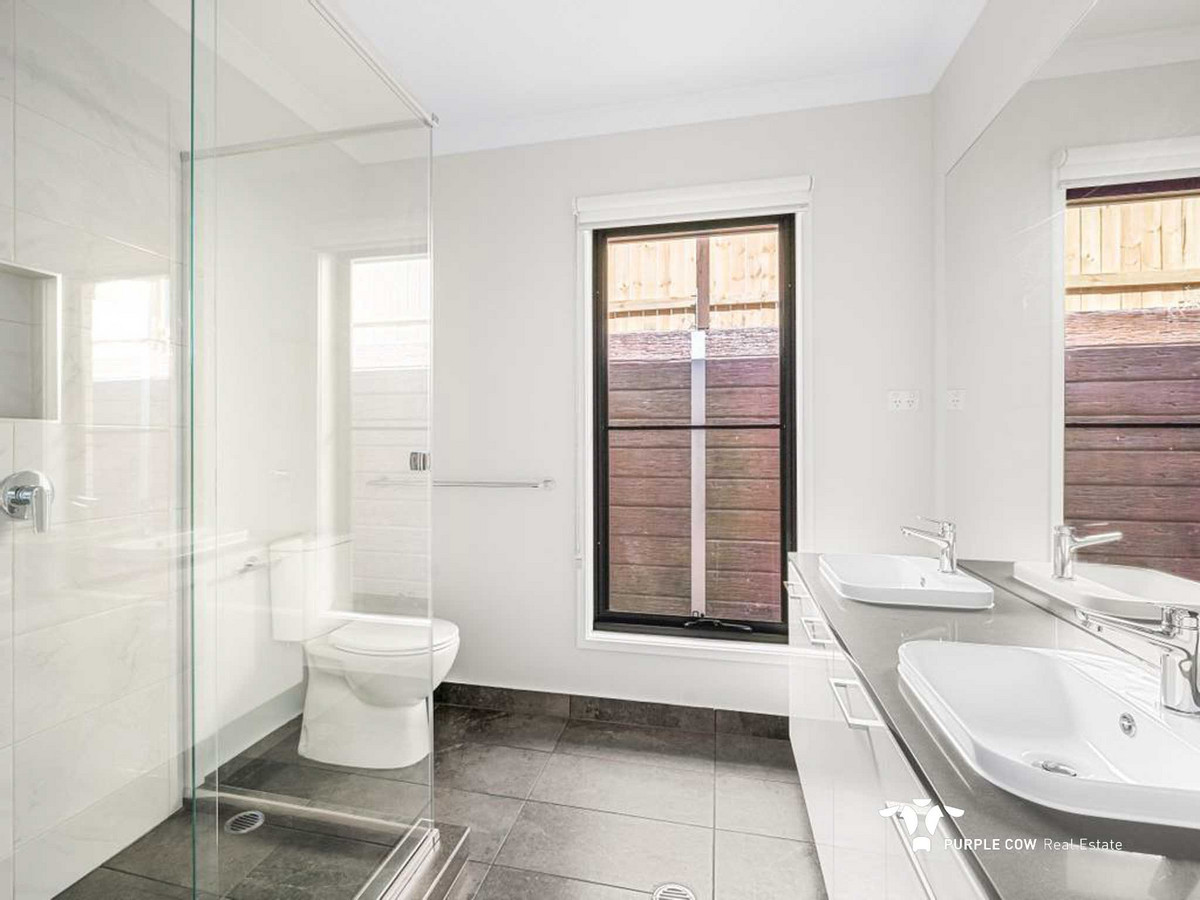 Rental: Bellbird Park, QLD, 4300 photo-10