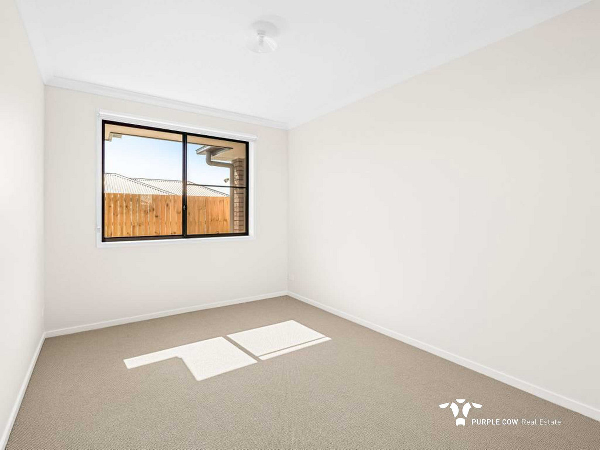 Rental: Bellbird Park, QLD, 4300 photo-8