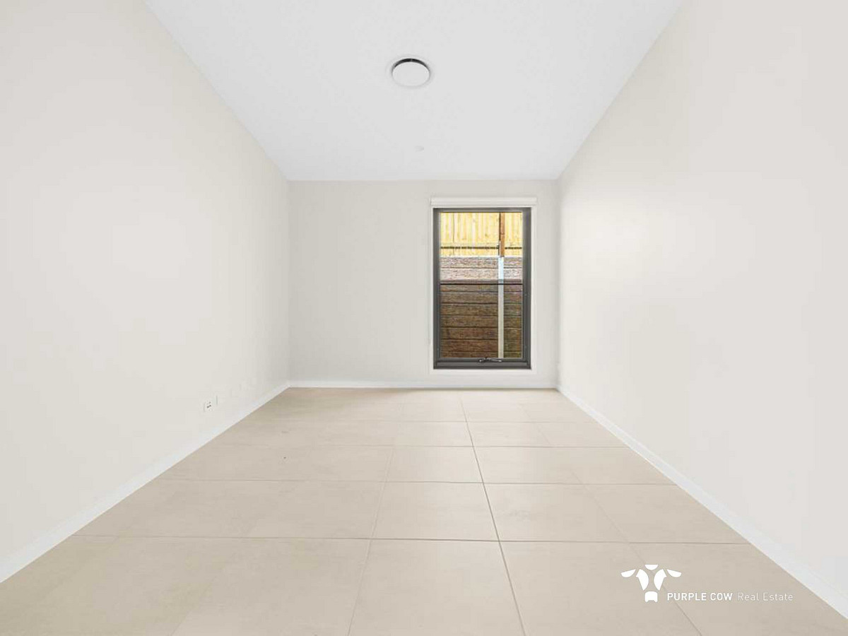 Rental: Bellbird Park, QLD, 4300 photo-9