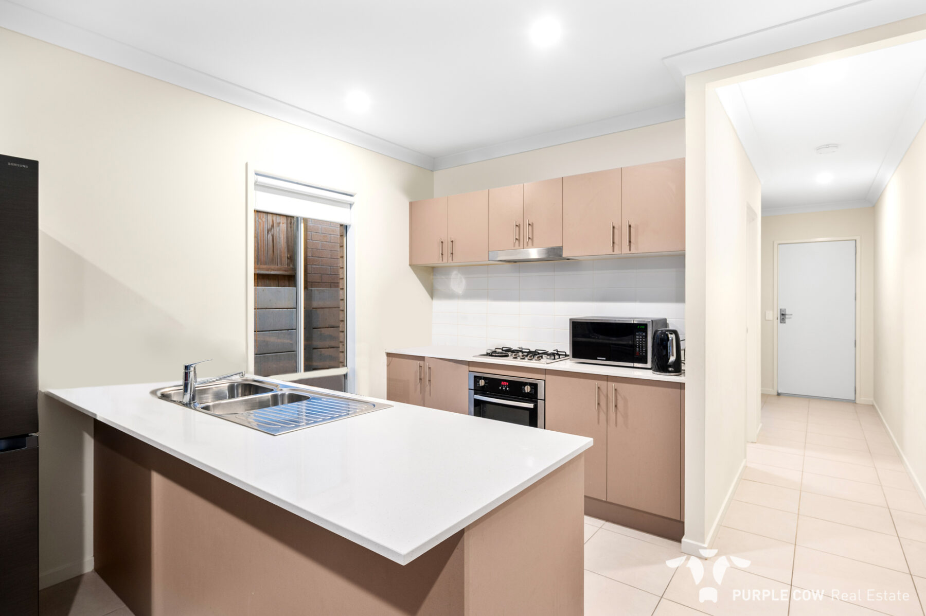 Property: 9 Alberg Street, Spring Mountain, QLD, 4300 photo-2