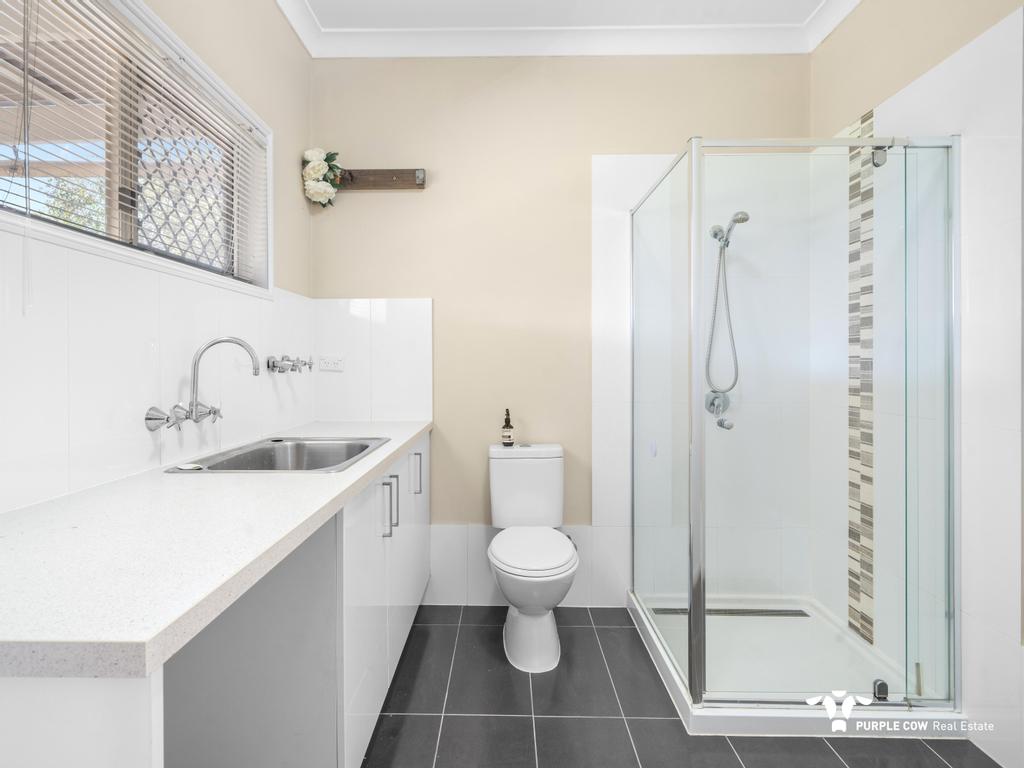 Rental: Camira, QLD, 4300 photo-8