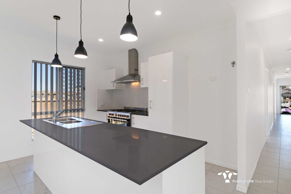 Rental: Spring Mountain, QLD, 4300 photo-3