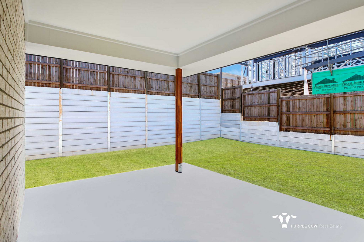 Rental: Spring Mountain, QLD, 4300 photo-12