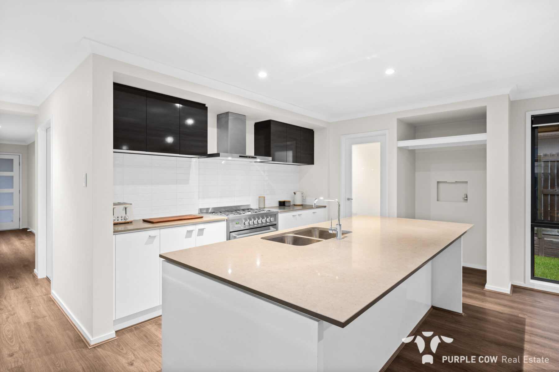Rental: Greenbank, QLD, 4124 photo-11