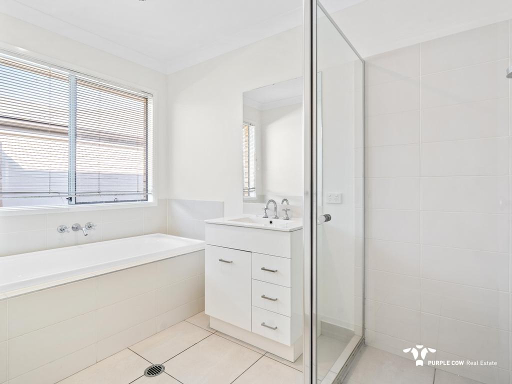 Rental: Leichhardt, QLD, 4305 photo-9