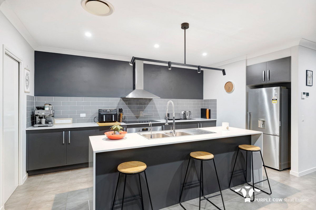 Rental: Redbank Plains, QLD, 4301 photo-2