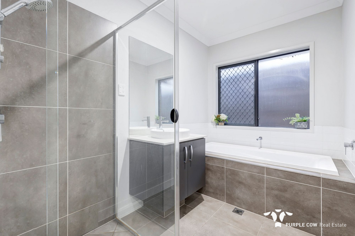Rental: Redbank Plains, QLD, 4301 photo-10