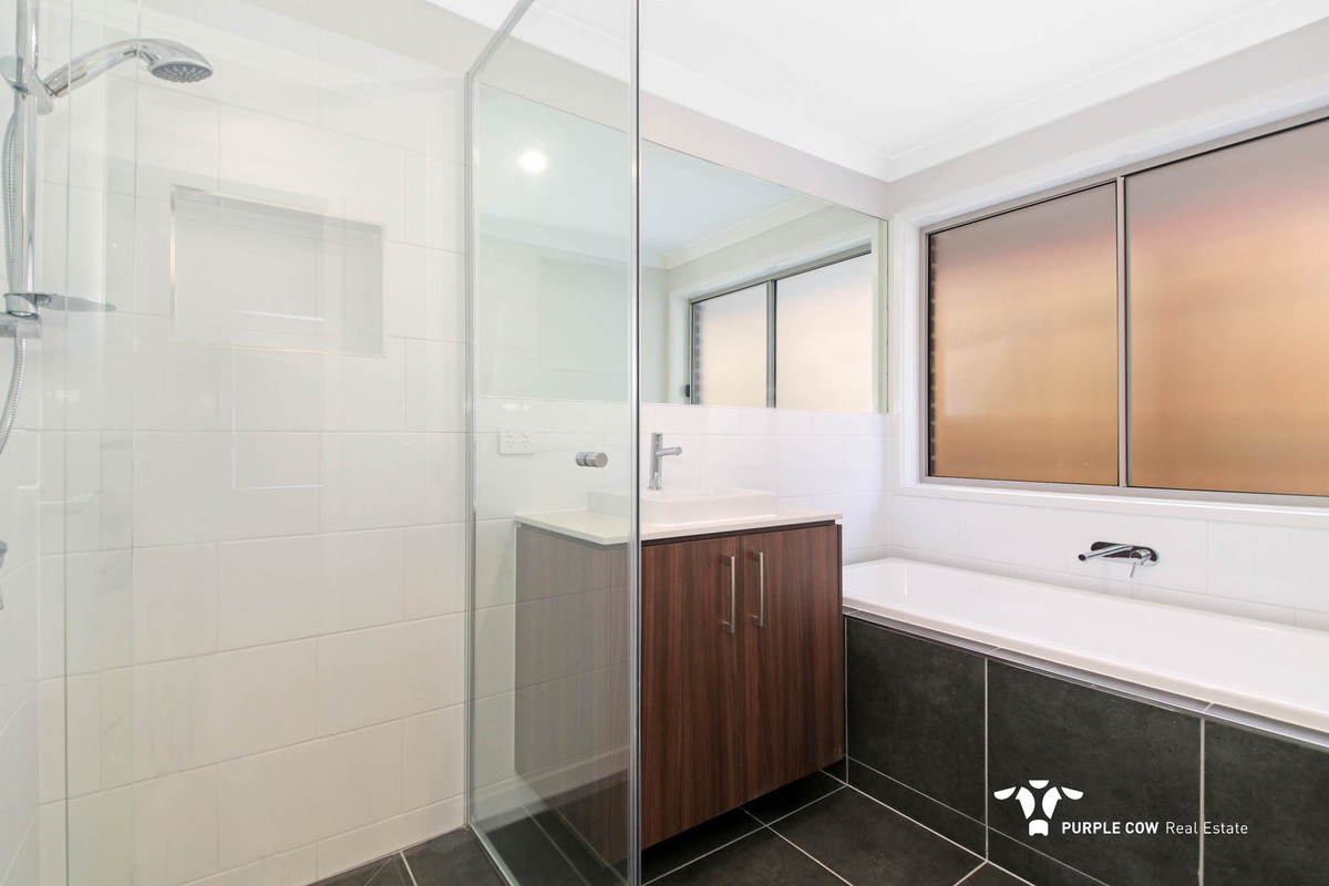 Rental: Greenbank, QLD, 4124 photo-5