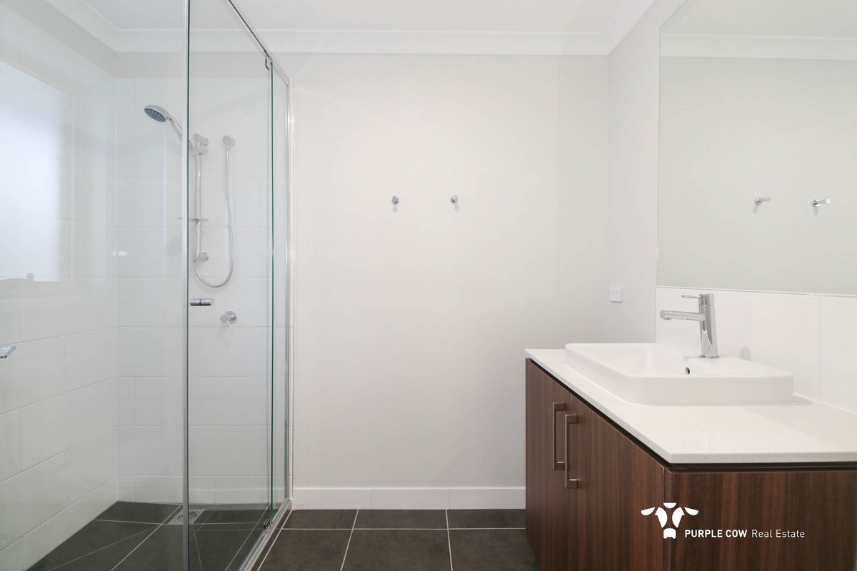 Rental: Greenbank, QLD, 4124 photo-8