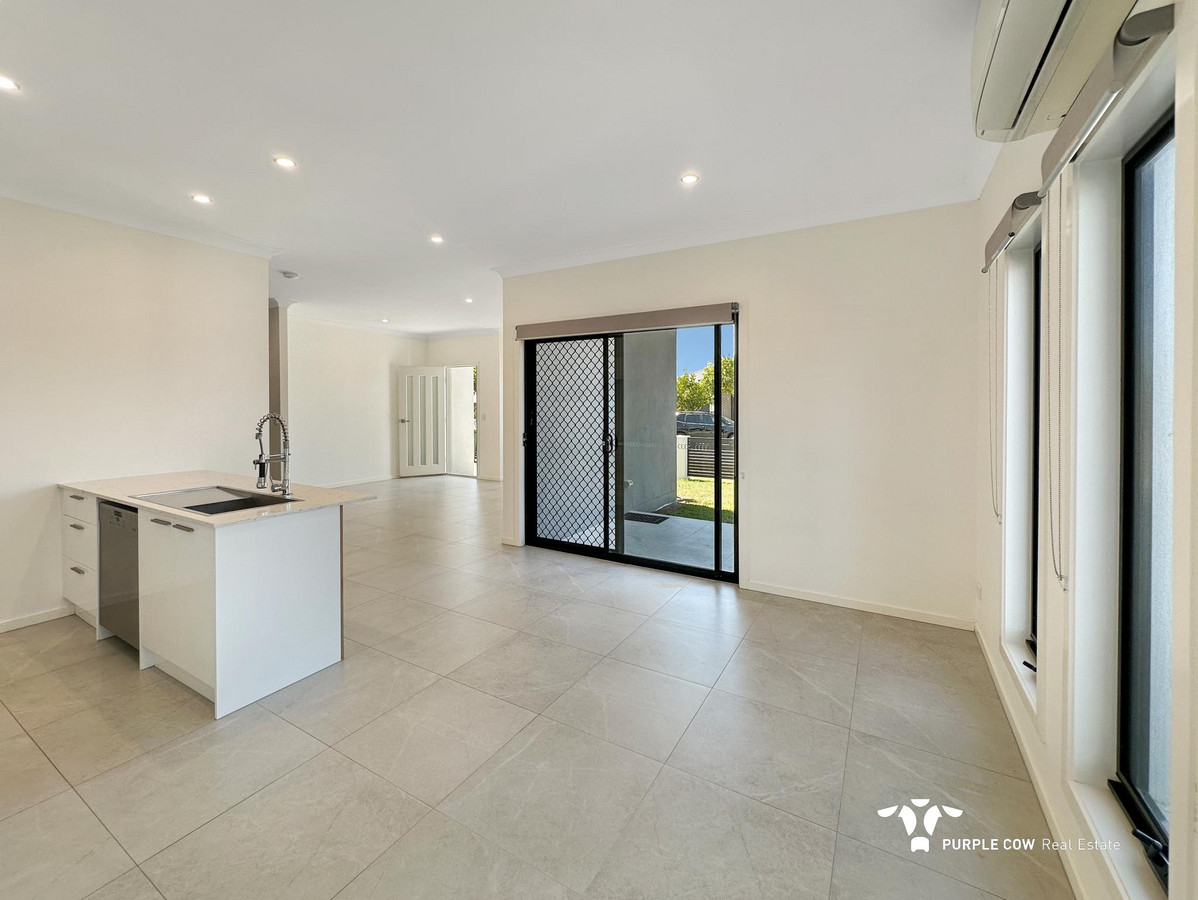 Rental: South Ripley, QLD, 4306 photo-2