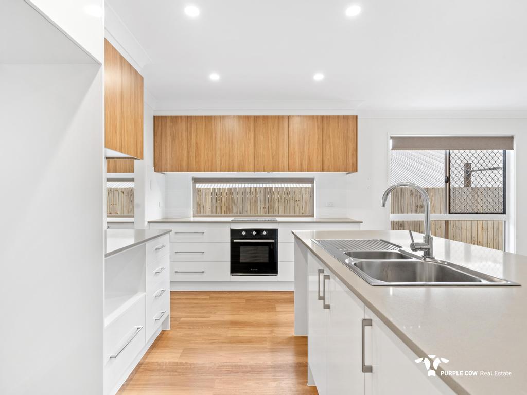 Rental: Spring Mountain, QLD, 4300 photo-1