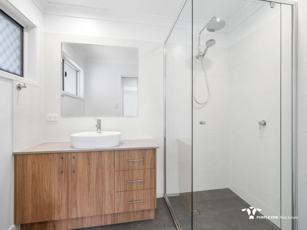 Rental: Spring Mountain, QLD, 4300 photo-5