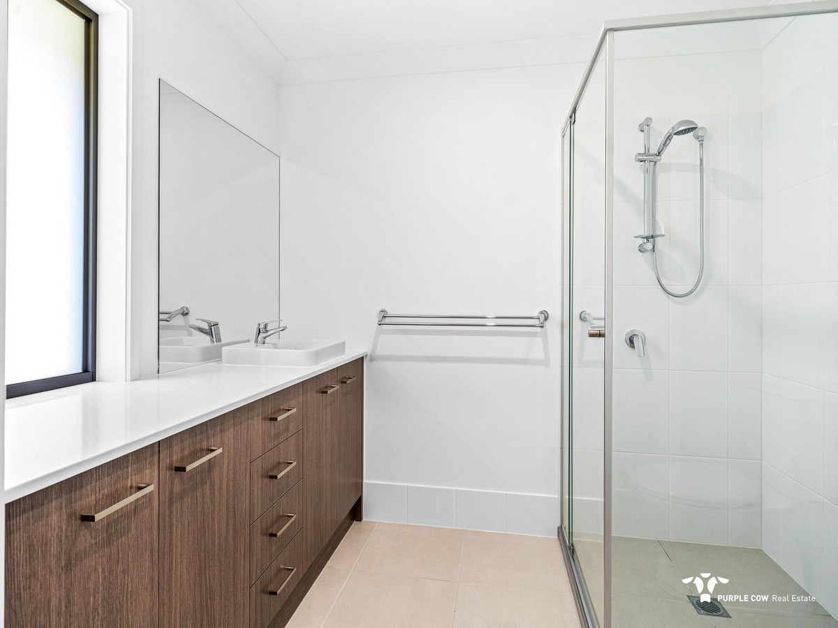 Rental: Plainland, QLD, 4341 photo-9