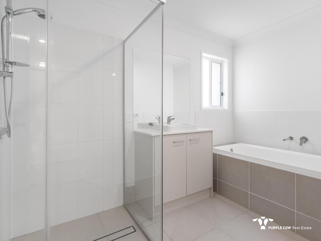 Rental: Brassall, QLD, 4305 photo-4