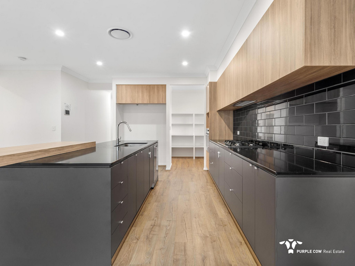 Rental: Redbank Plains, QLD, 4301 photo-3