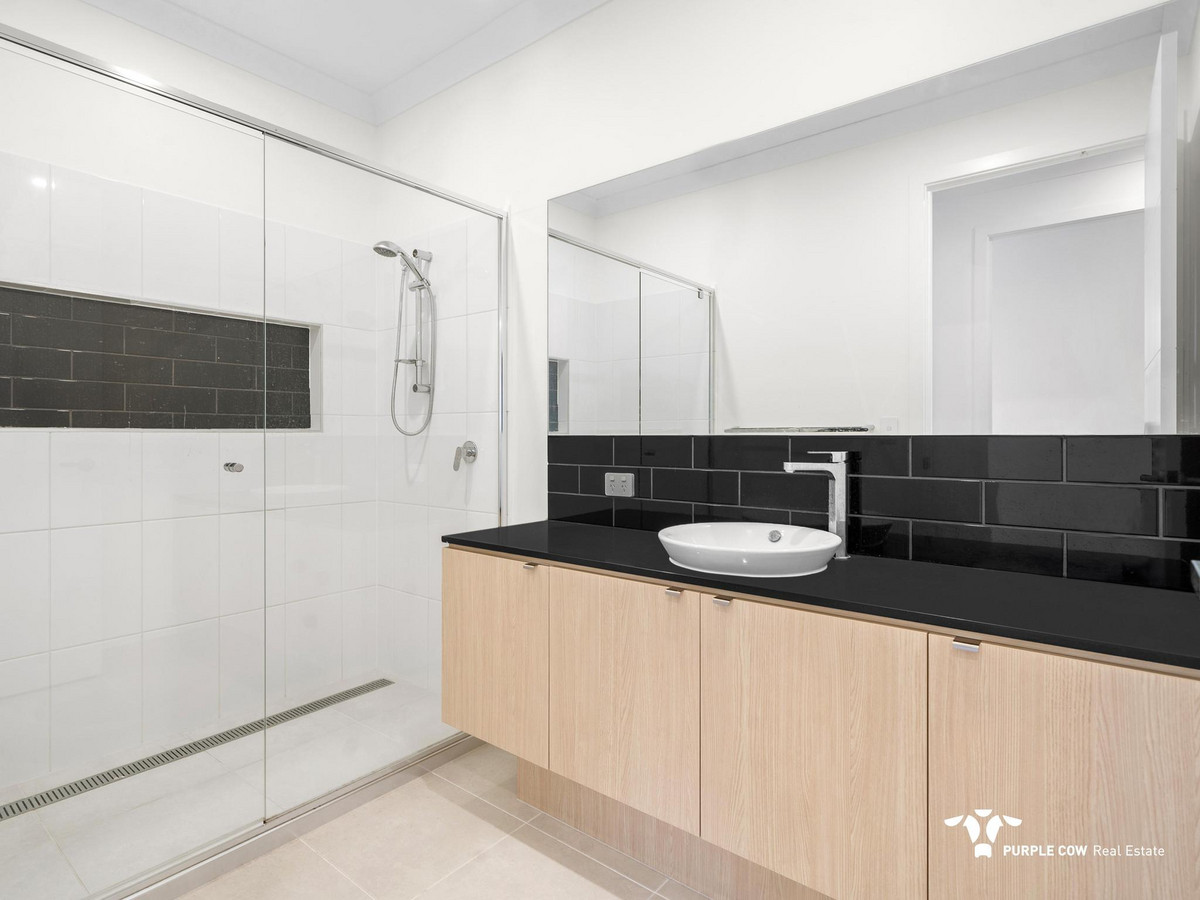 Rental: Redbank Plains, QLD, 4301 photo-7