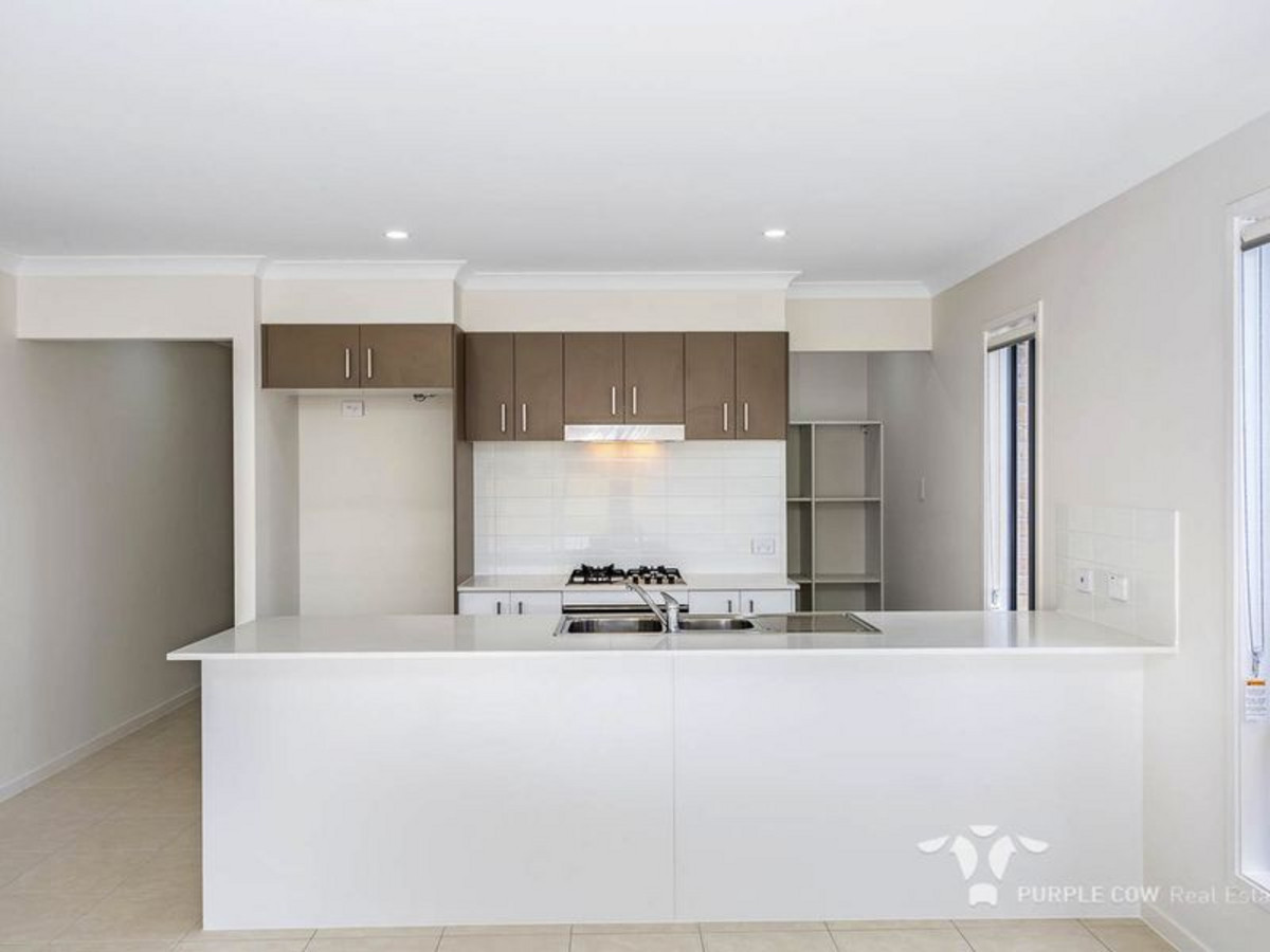 Rental: Spring Mountain, QLD, 4300 photo-2