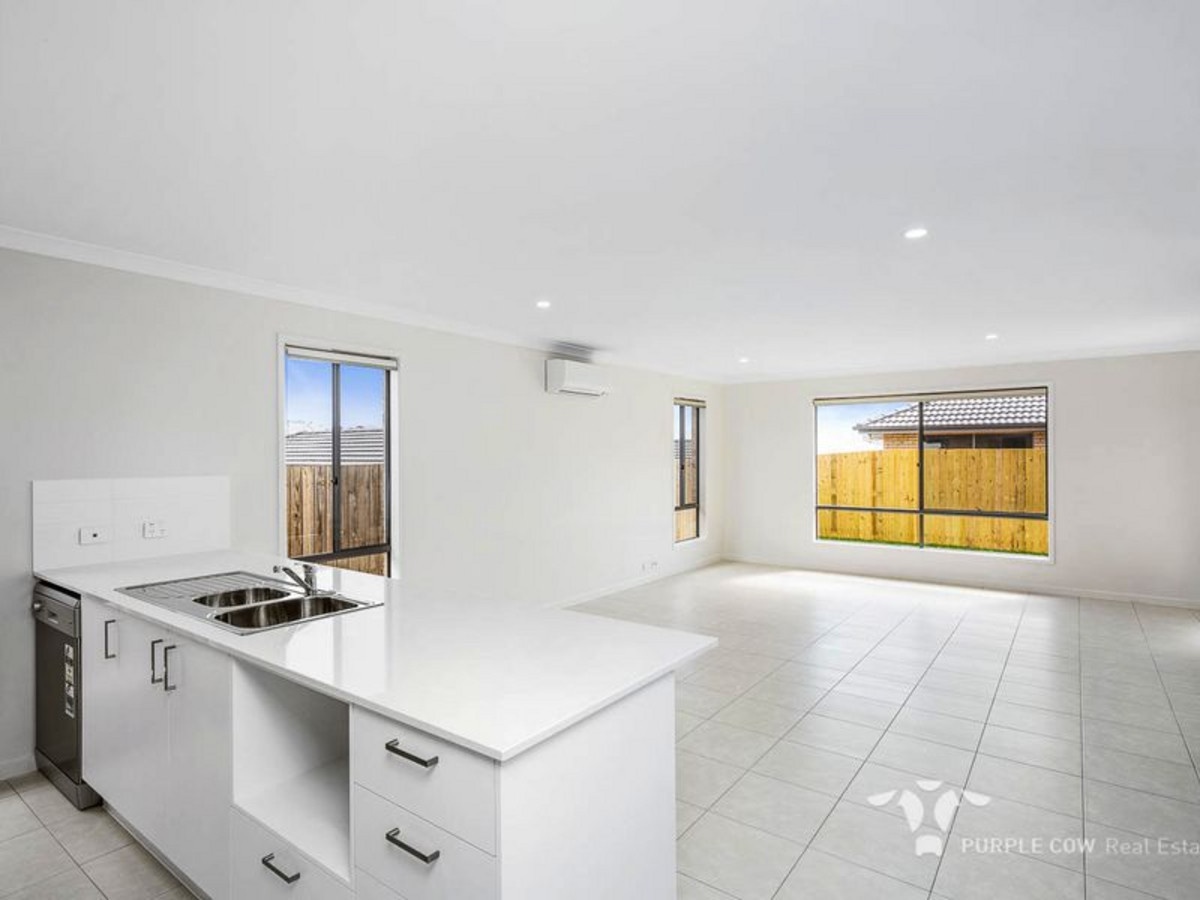 Rental: Spring Mountain, QLD, 4300 photo-3