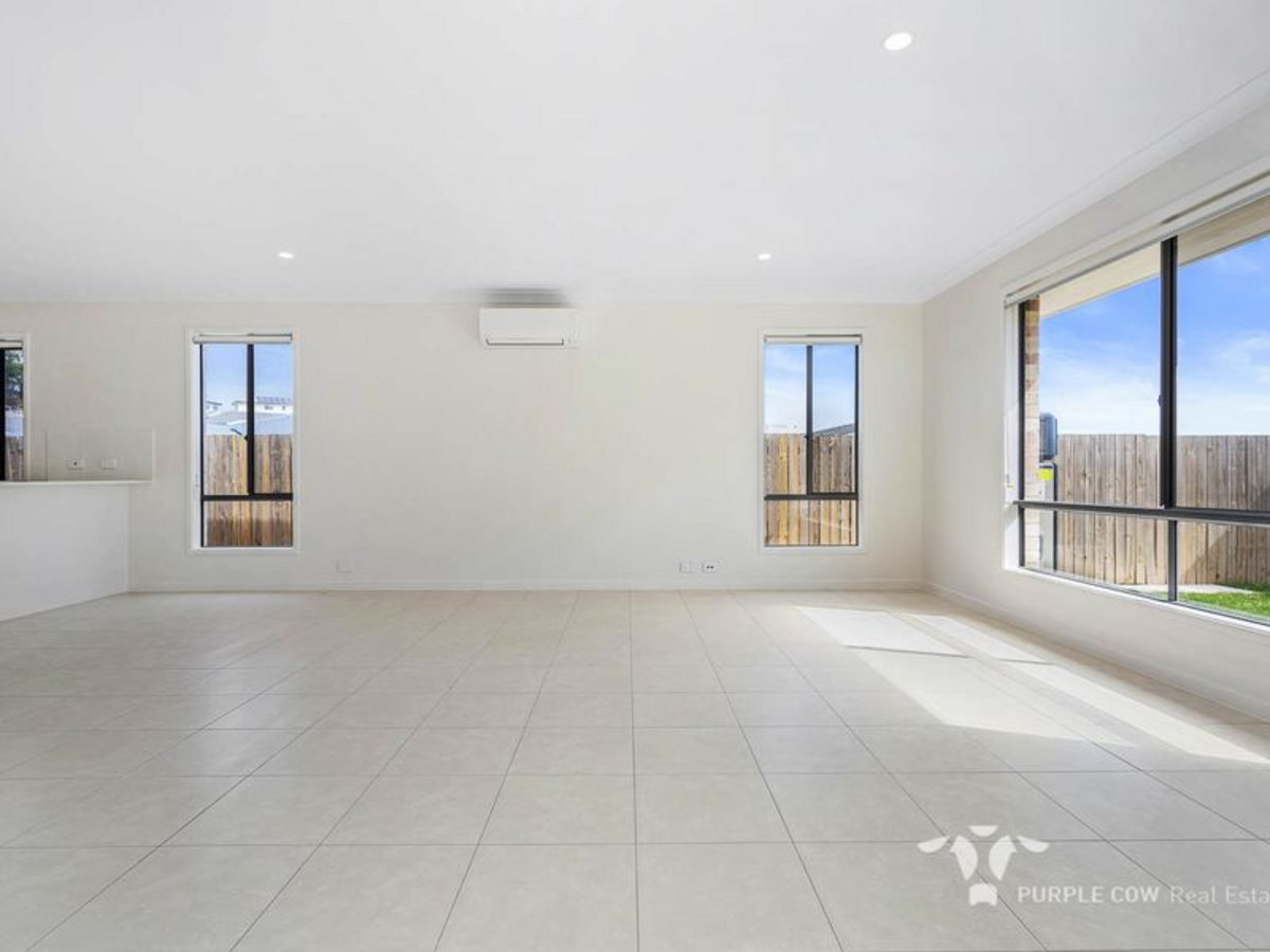 Rental: Spring Mountain, QLD, 4300 photo-5