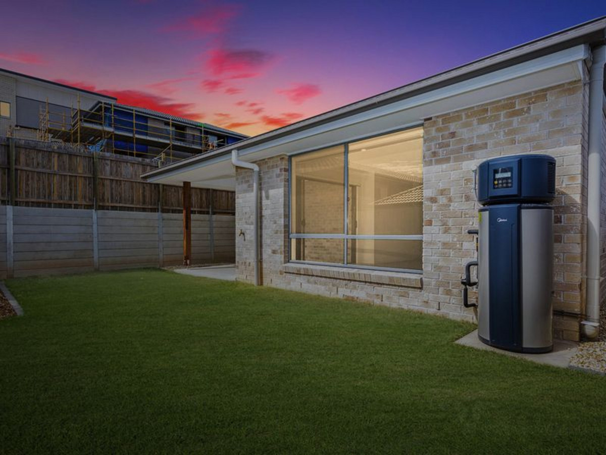 Rental: Spring Mountain, QLD, 4300 photo-11