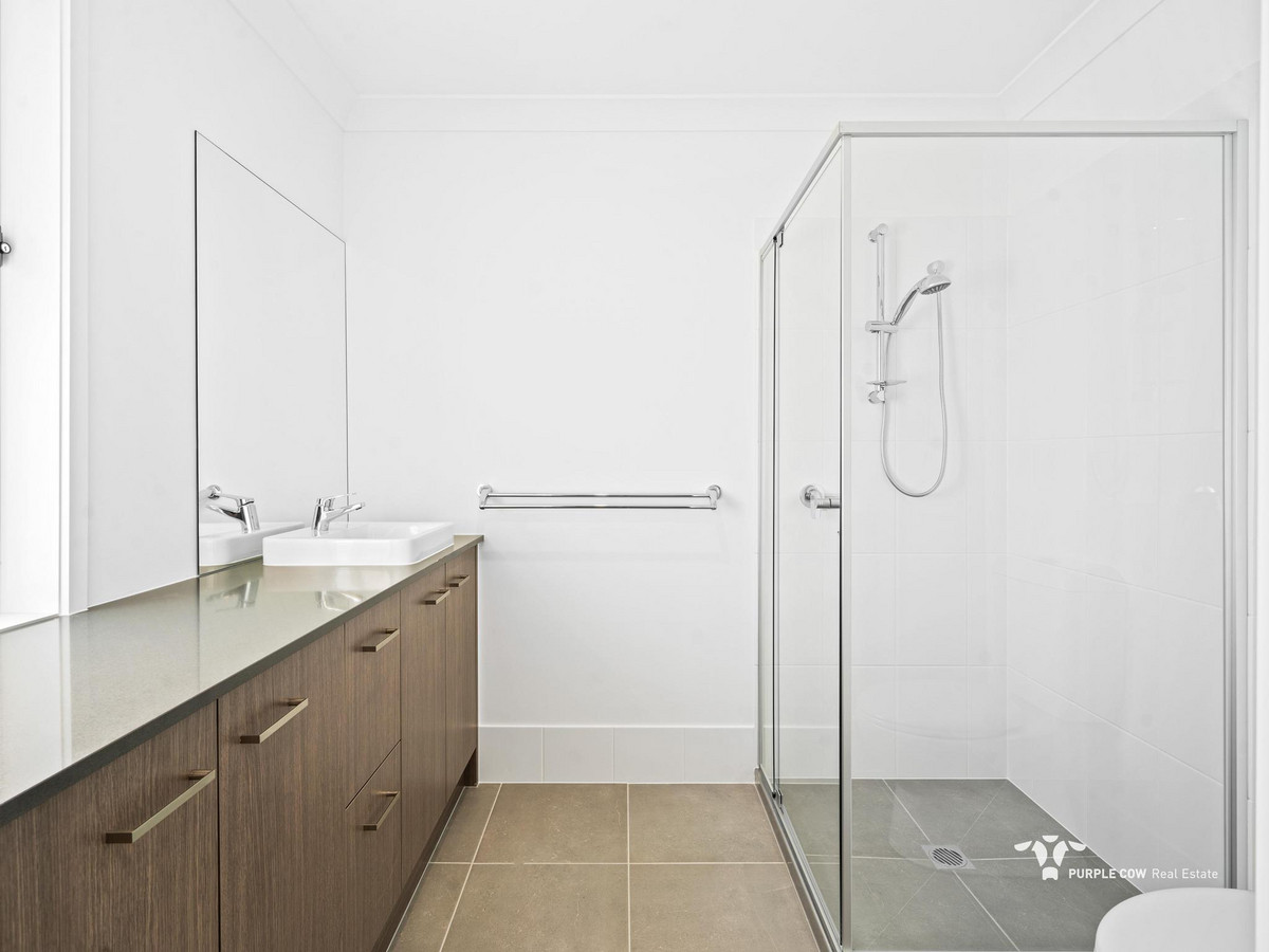 Rental: Plainland, QLD, 4341 photo-9